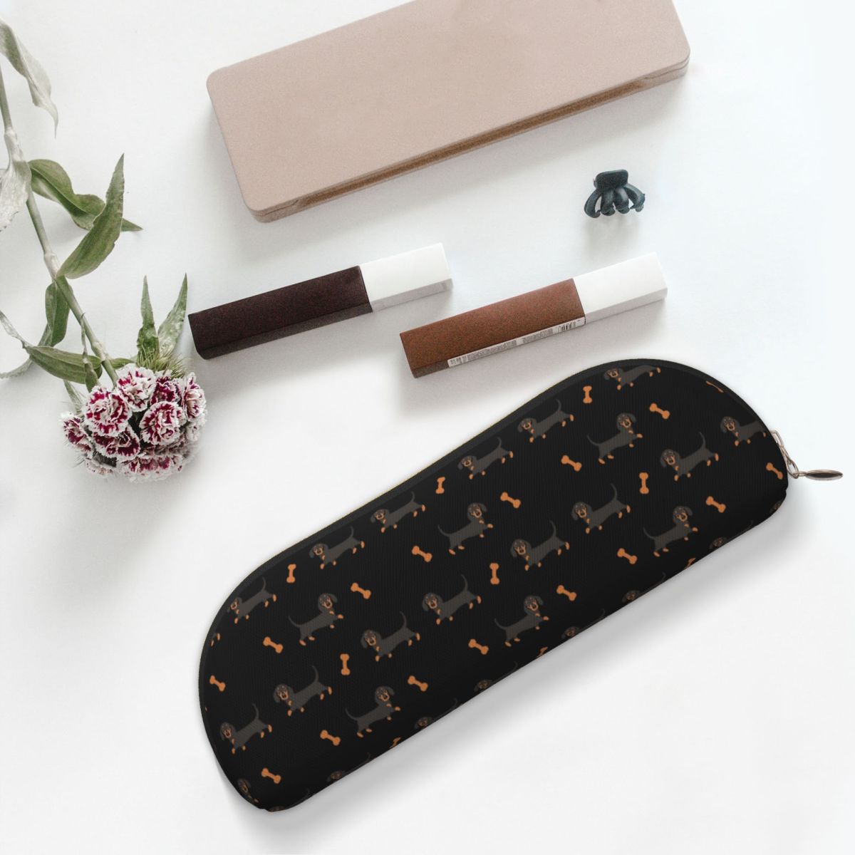 Tan Stationery & Office Supply - Kotak Pensil Anjing Sosis Dachshund Hitam