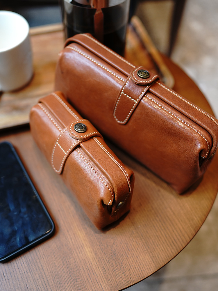 Tan Stationery & Office Supply - Tas Clutch Retro Sederhana dari Kulit
